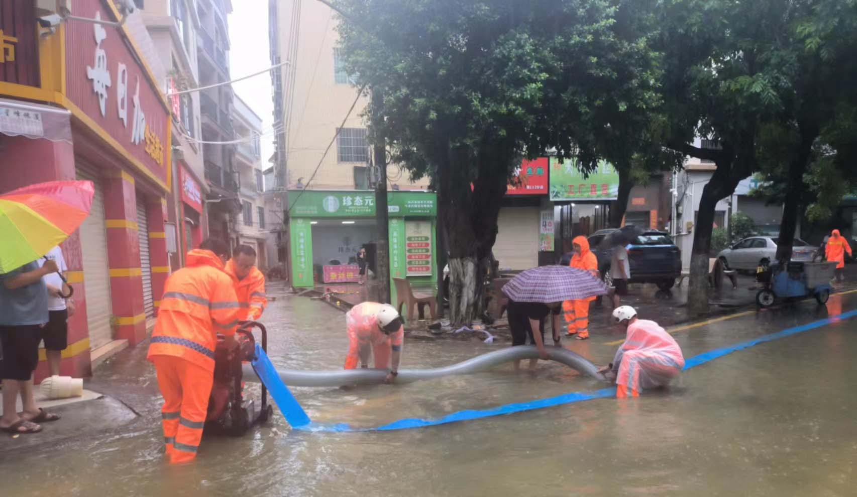 闻“汛”而动 | 风雨无阻，918博天堂人坚守一线守护城市安全